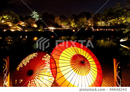 Okayama Korakuen Autumn Fantasy Garden | Japanese Umbrella Light Okayama Korakuen Autumn Fantasy Garden | Japanese Umbrella Light 94648243