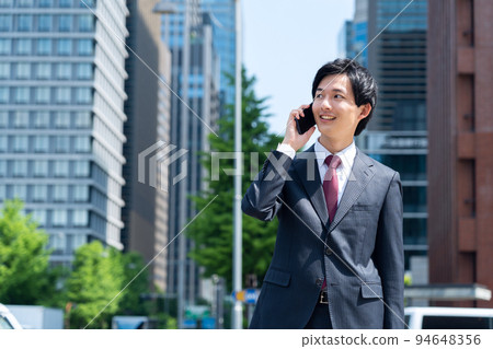 商務商人男性智能手機銷售新員工求職 94648356