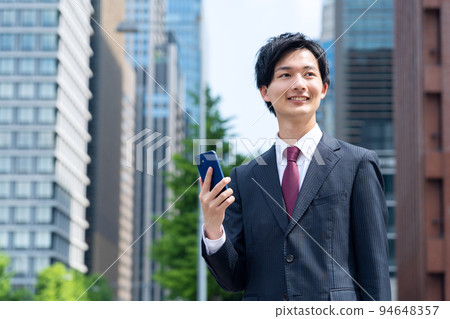 商務商人男性智能手機銷售新員工求職 94648357