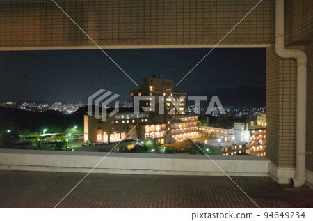 小型套房的夜景 小型套房的夜景 94649234
