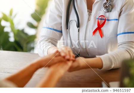 patient listening to doctor patient listening to doctor 94651597