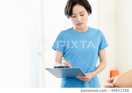 做康復諮詢的女人 94651768