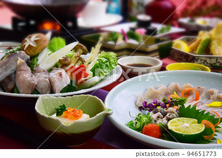 The Taste of Winter: Fugu Course Meal 94651773