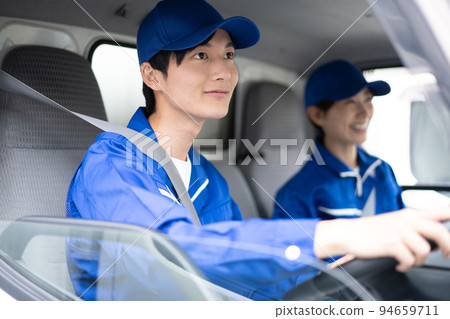 Driver working in the moving industry 94659711