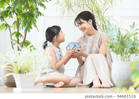 Parent and child SDGs global environment image 94661519