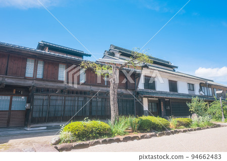 Relaxed row of houses [Uminojuku] 94662483