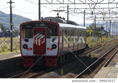 Kagoshima Main Line 815 series one-man operation (Kumamoto area) Kagoshima Main Line 815 series one-man operation (Kumamoto area) 94663037