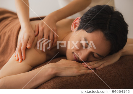 Men's esthetic body care image Men's esthetic body care image 94664145