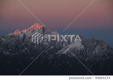 鶴木山日出 94664255