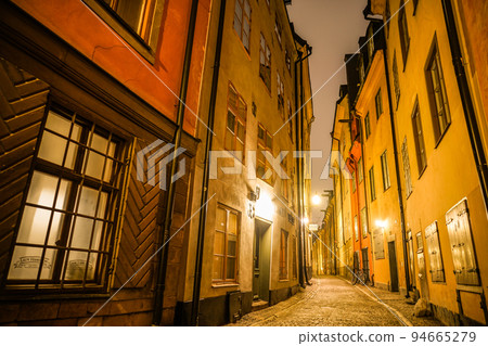 格姆拉斯坦老城夜景 94665279