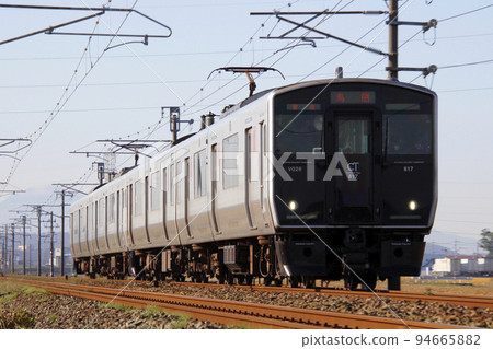 [JB] Combined operation of Kagoshima Main Line 817 series 2 trains (Hakata-Tosu ⇔ Omuta) 94665882
