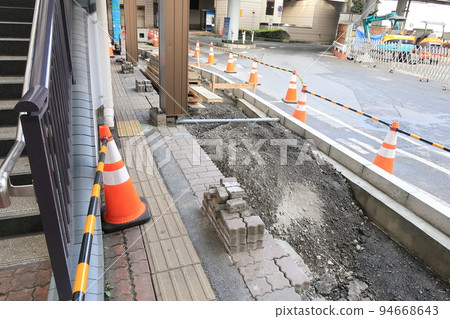 路緣石施工及人行道聯鎖施工 路緣石施工及人行道聯鎖施工 94668643