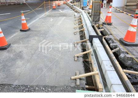 路緣石施工及人行道聯鎖施工 路緣石施工及人行道聯鎖施工 94668644
