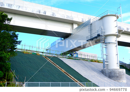 Hokuriku Shinkansen and Hokuriku Shinkansen crossing point 94669778