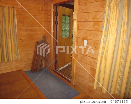 [Shinano Town, Nagano Prefecture] Log House in Nojiri Kogen University Village 94671115