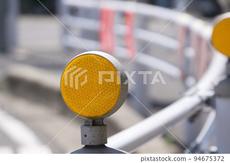 Reflector of eye guidepost for guardrail 94675372