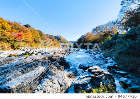 Nagatoro Valley (Autumn) 94677410