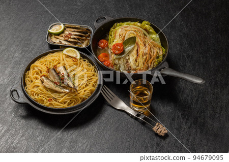 鳀魚意大利面(意大利面)意大利美食 鳀魚意大利面(意大利面)意大利美食 94679095