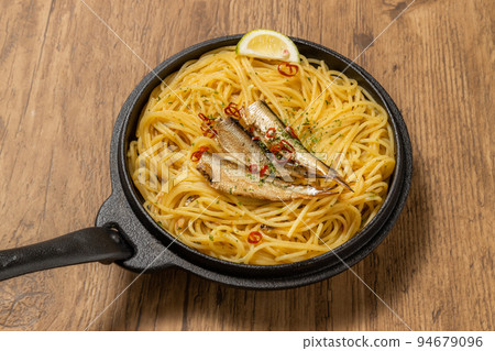 Anchovy pasta (spaghetti) Italian cuisine 94679096