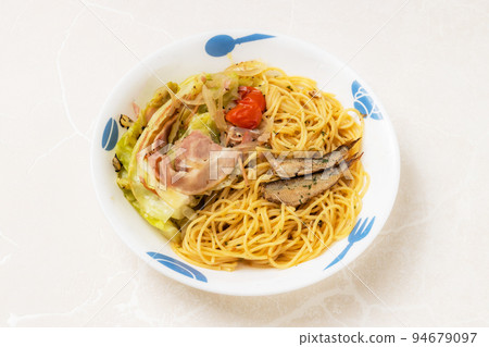 鳀魚意大利面（意大利面）意大利美食 94679097