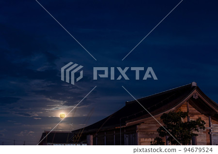 Meiwa Town, Mie Prefecture Mid-Autumn Moon rises beyond the restored Saiku Heian no Mori Meiwa Town, Mie Prefecture Mid-Autumn Moon rises beyond the restored Saiku Heian no Mori 94679524