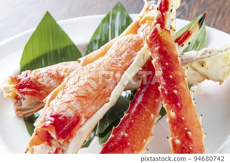 Fresh and delicious king crab Fresh and delicious king crab 94680742