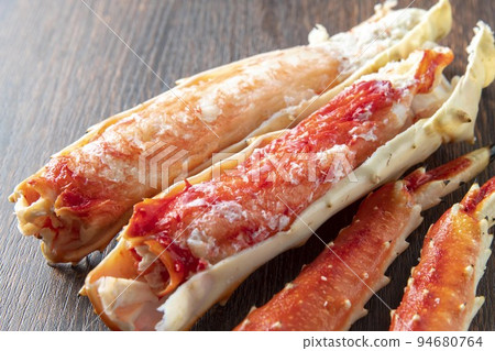 Fresh and delicious king crab 94680764