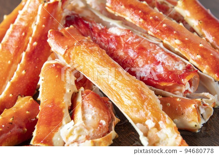 Fresh and delicious king crab 94680778