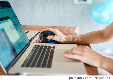 woman hand using computer ergonomic mouse, prevention wrist pain because working long time. De Quervain s tenosynovitis, Intersection Symptom, Carpal Tunnel Syndrome or Office syndrome concept 94683931