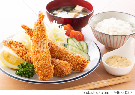 新鮮炸蝦 新鮮炸蝦 94684039