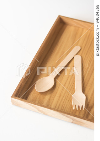 Reduction of environmental impact with non-plastic and white birch cutlery Reduction of environmental impact with non-plastic and white birch cutlery 94684868