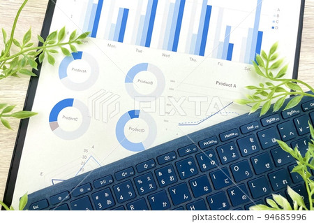 商業資料 使用個人電腦工作 94685996