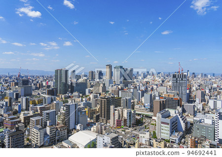 The cityscape of Osaka seen from the Tsutenkaku observatory toward Namba [2022-early autumn] 94692441