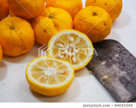 正在煮的柚子 94695094