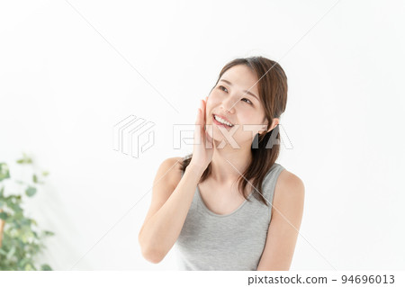 護膚女性 94696013