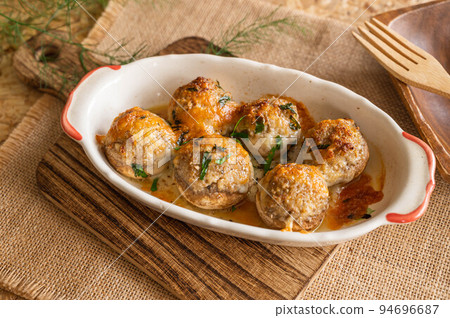 grilled mushrooms 94696687