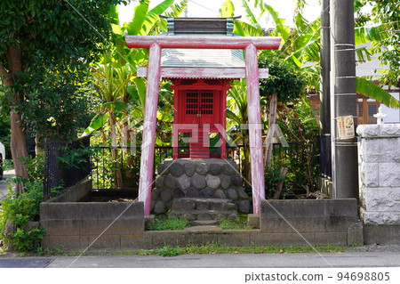 Torii on the side of the precincts of Sensoji Temple ~Nittajuku, Zama City, Kanagawa Prefecture~ 94698805
