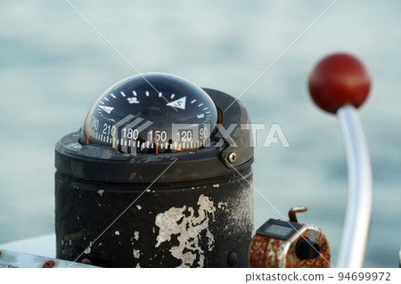 boat control engine speed knob and compass 94699972