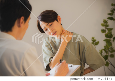 Chiropractic massage medical interview 94701175