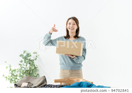 Female cardboard 94702841
