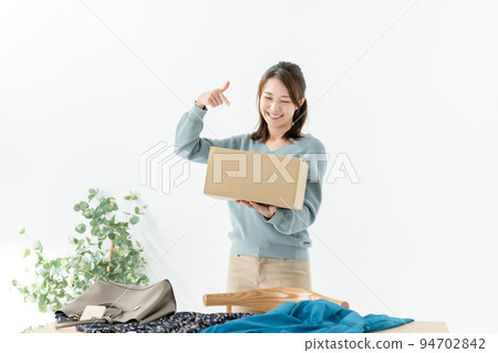 Female cardboard 94702842