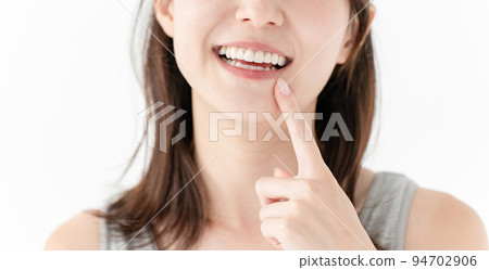 Female tooth 94702906
