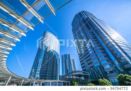 Tokyo cityscape in Japan September. Overlooking the office buildings in front of Shinagawa Station = September 26 94704772