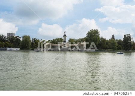 Buen retiro park in Madrid, Spain 94706284