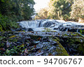 Place the camera on the ground and shoot the waterfall 94706767