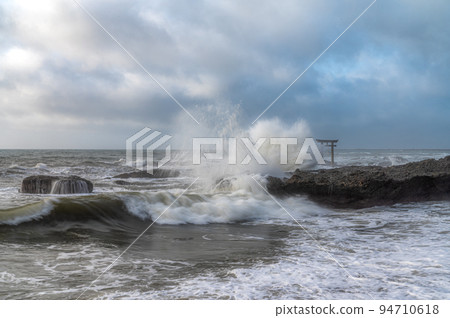 Hitachinaka City, Ibaraki Prefecture Oarai Isozaki Shrine Kamiiso Torii Morning 94710618