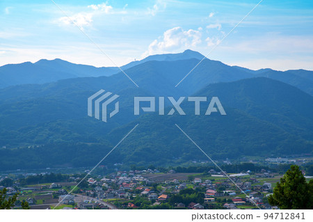 The view from the Pocket Park Observatory, Mt. Komochi, near the Kanetsu Expressway IC, in the early summer season 94712841