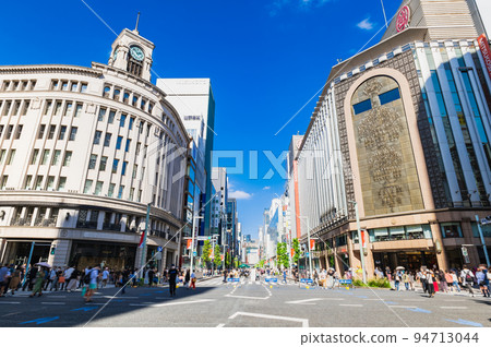 Holiday Ginza Pedestrian paradise * partly soft focus 94713044