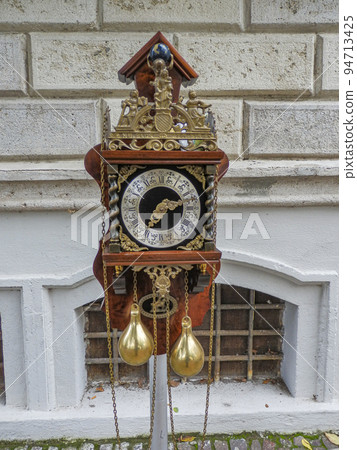 View of a market in a mountain village in Tuscany 94713425