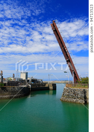 [Kochi Prefecture] Tei Port Movable Bridge on a clear day 94713523